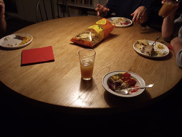 Kinh nghiệm chọn bàn ăn phù hợp với mọi gia đình